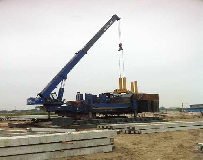 ep-coc-be-tong-tai-ha-noi